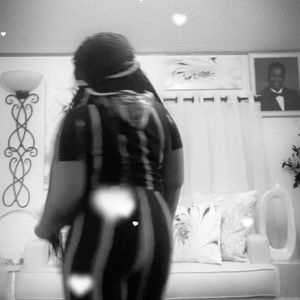 Meet your Posher, Te'asia